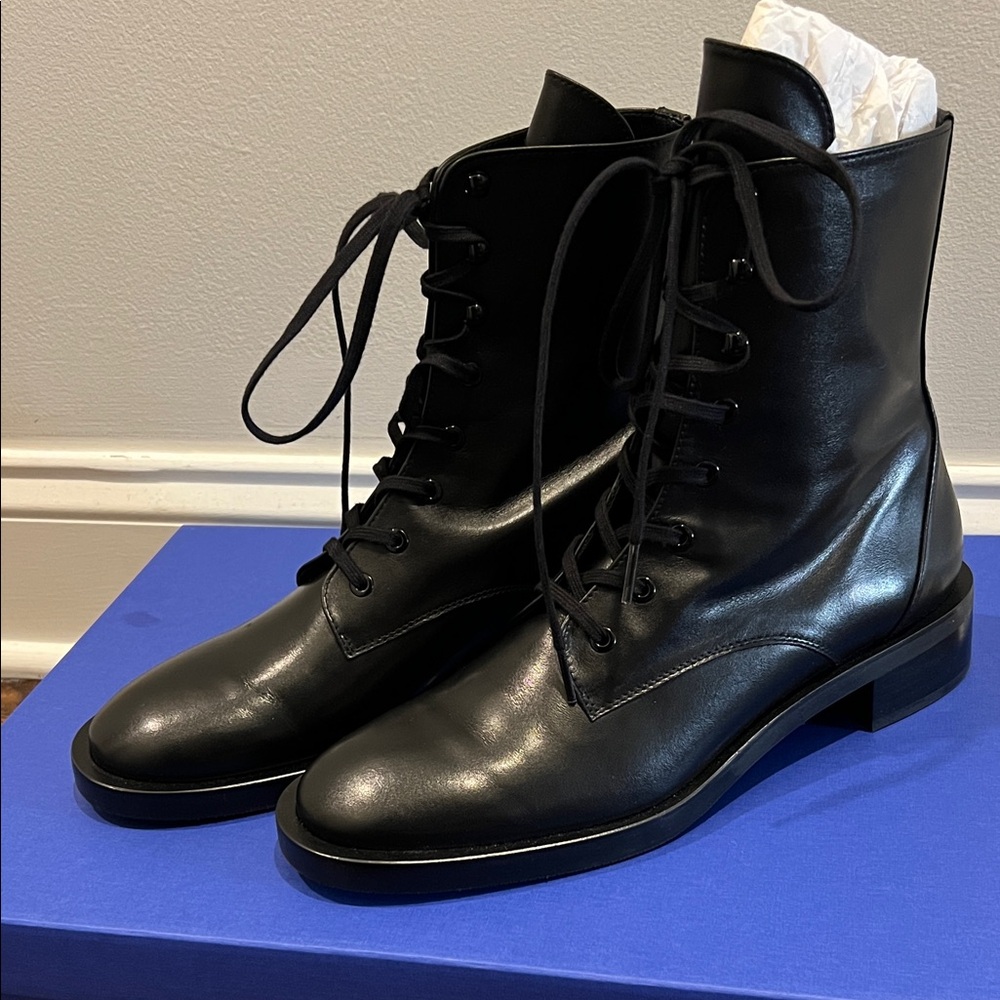 Stuart Weitzman Sondra Black Leather Lace-Up Boots 10 AA Narrow!